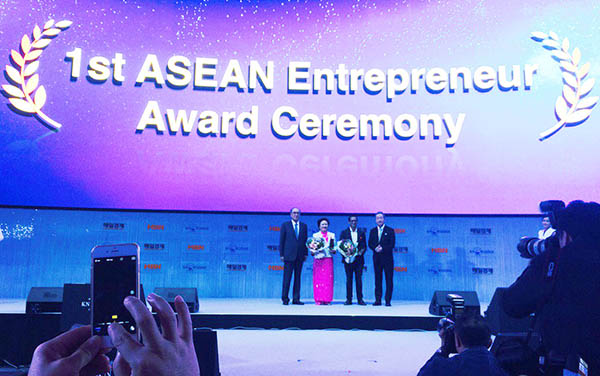 Chủ tịch SeAbank: Doanh nhân Tiêu biểu ASEAN 2016