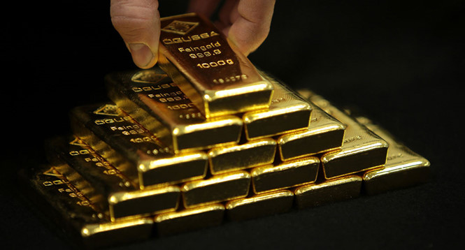 Giá vàng tiếp tục giảm khi USD mạnh lên