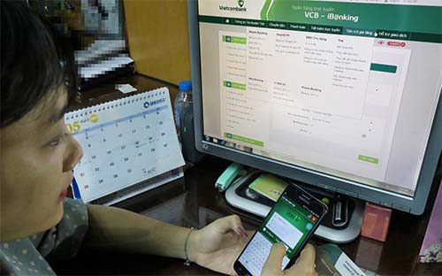 Khách phản ứng, Vietcombank hoãn điều chỉnh chính sách
