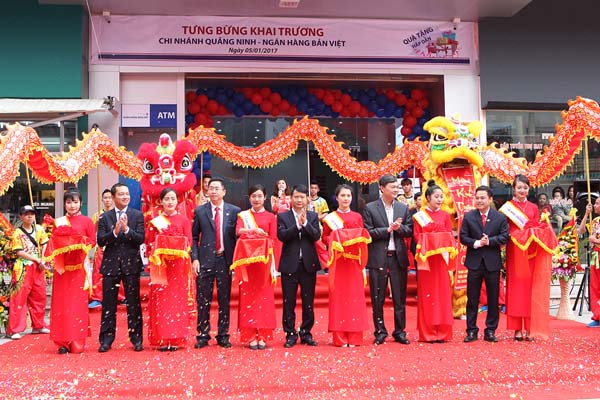 Ngân hàng Bản Việt khai trương lớn: 5 chi nhánh, phòng giao dịch